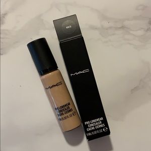 MAC Pro Longwear Concealer NW20 *NEW*